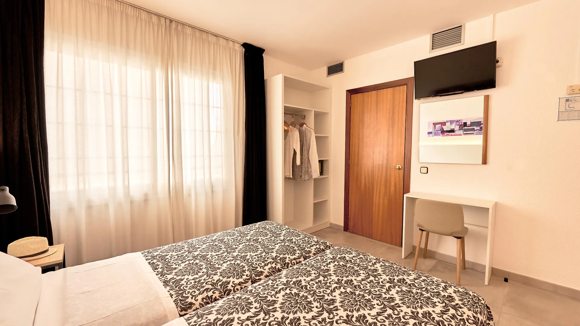 Hotel Miami Calella 3*,